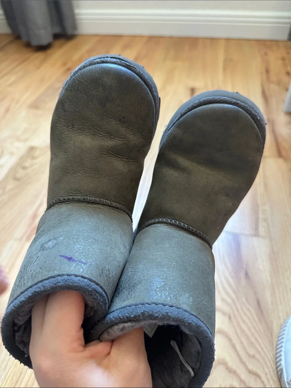 UGG Short Shearling Boots - Charcoal Gray